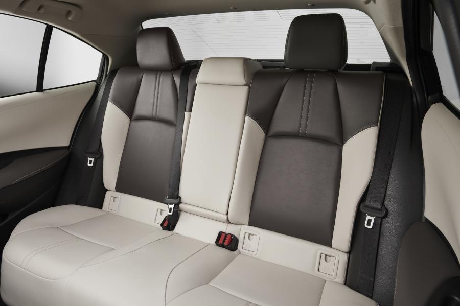 Интерьер Toyota Corolla XSE Sedan 2019 года  (NA) (фото 26 из 45)